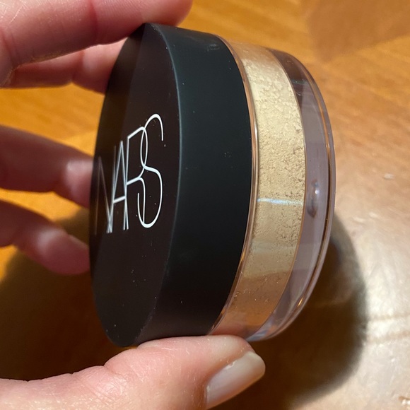 NARS Soft Velvet Loose Powder - Picture 5 of 10